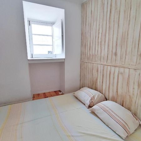 Small Lovely Studio Lissabon Buitenkant foto