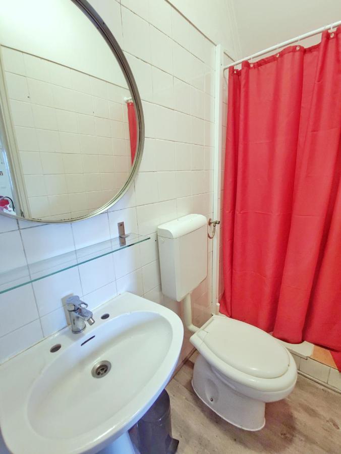 Small Lovely Studio Lissabon Buitenkant foto